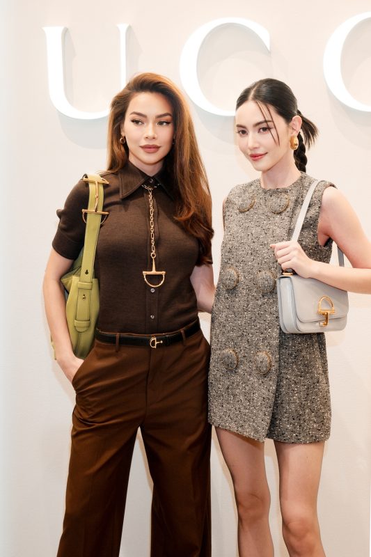 hongochahoingomaidavikataivietnamab5aea33jpg QQLive App 2026 Live Idol Hot Quà Thưởng Hấp Dẫn QQLive App Hồ Ngọc Hà hội ngộ Mai Davika tại Việt Nam