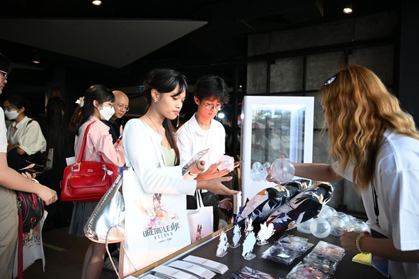 Game thủ háo hức tham gia các mini game để nhận quà.
Game thủ háo hức tham gia các mini game để nhận quà.