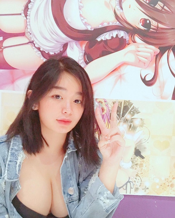 Trần Minh Thiên Di Muốn Ngắm Ngực Bự Thì Bơi Hết Vào Đây 6 QQLive App 2026 Live Idol Hot Quà Thưởng Hấp Dẫn tran minh thien di19