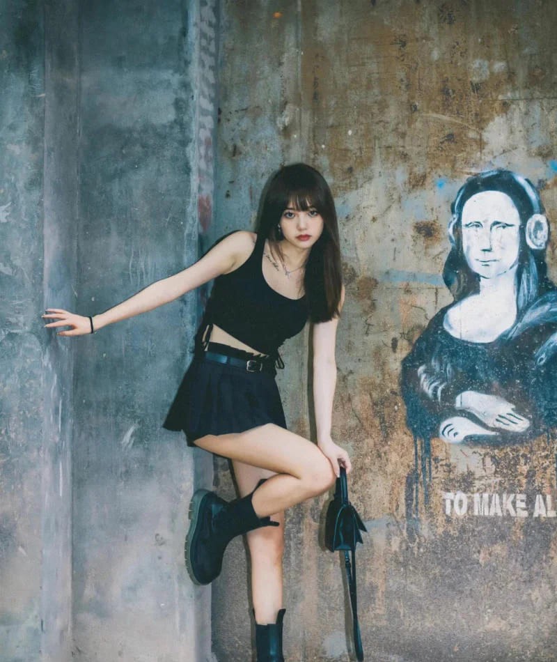 Ảnh gái xinh ngầu khoe body chuẩn và thần thái đỉnh cao