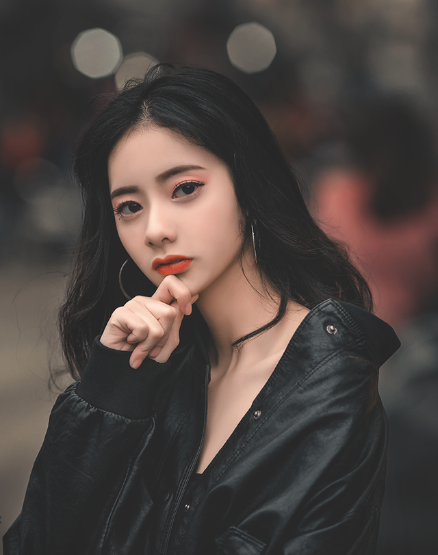 Ảnh gái xinh qqlive ngầu đầy phong cách với áo khoác da