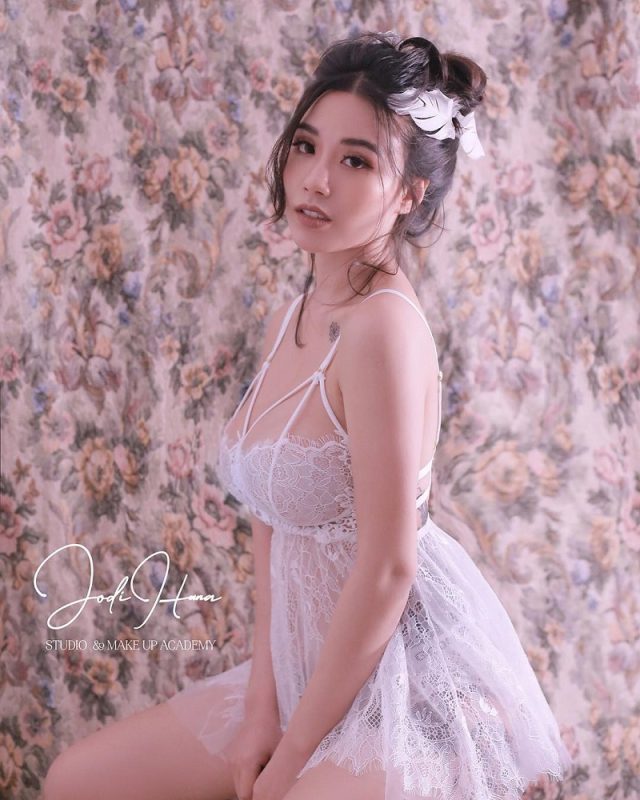 Linh Miu Và Bộ Ảnh Khoe Dâm Chất Hơn Nước Cất 15 QQLive App 2026 Live Idol Hot Quà Thưởng Hấp Dẫn linh miu14 1