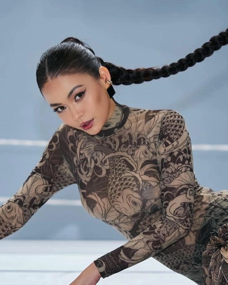 QQLive 2026 | Ngắm nhìn bộ sưu tập ảnh á hậu Mâu Thủy đầy quyến rũ